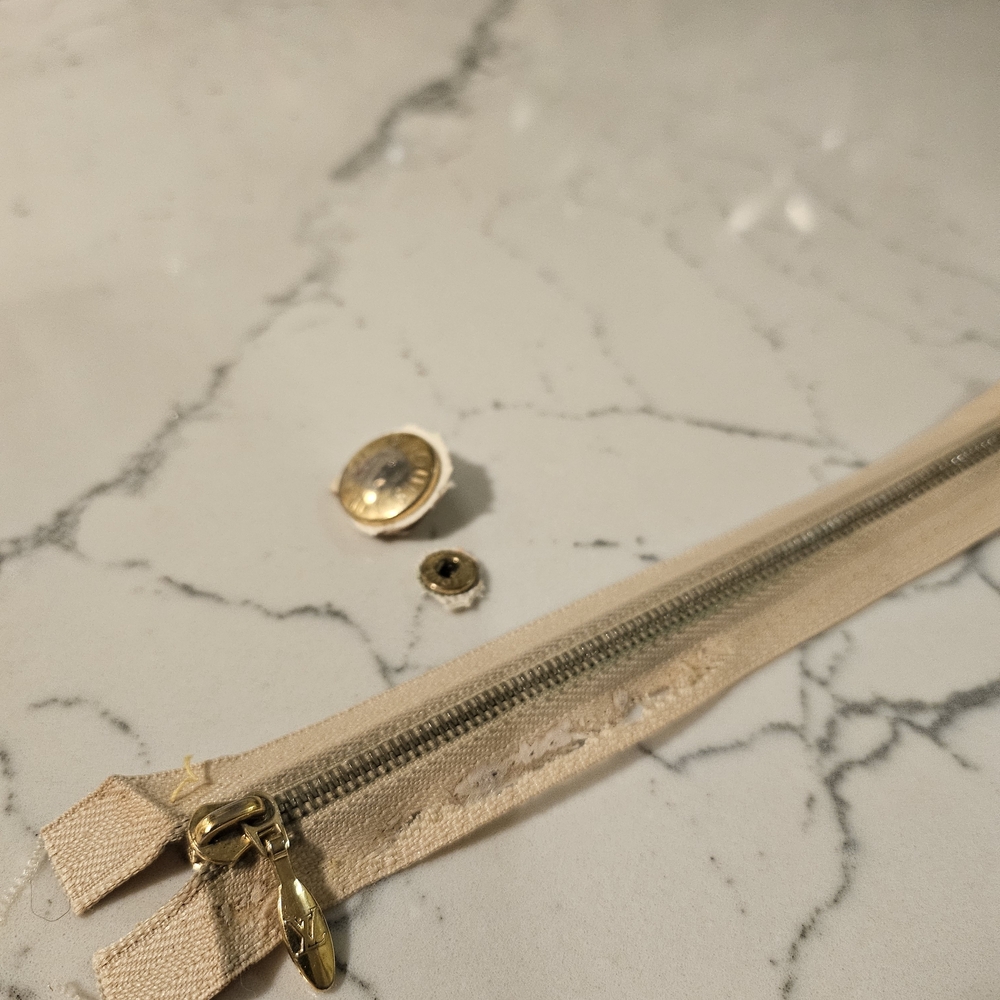 Louis Vuitton Zipper And Snap